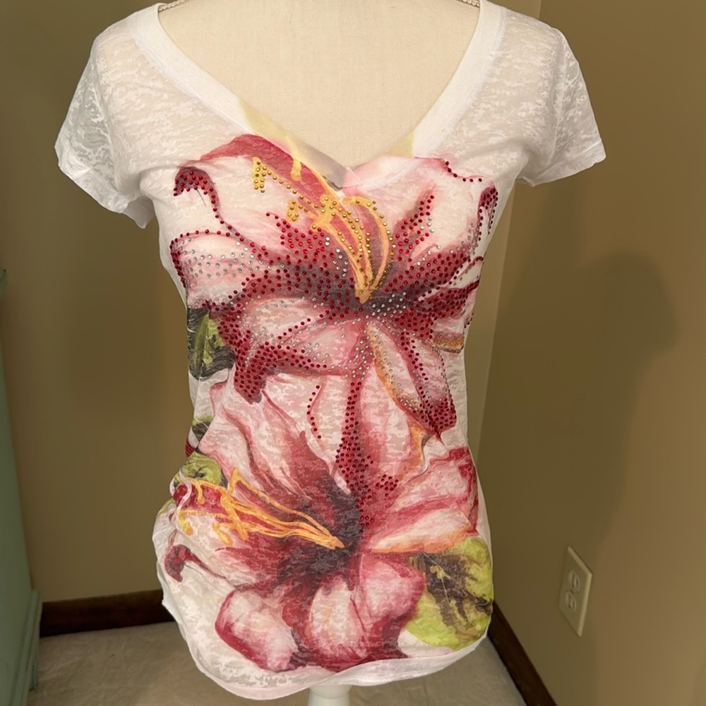 New gauze tee with rhinestones